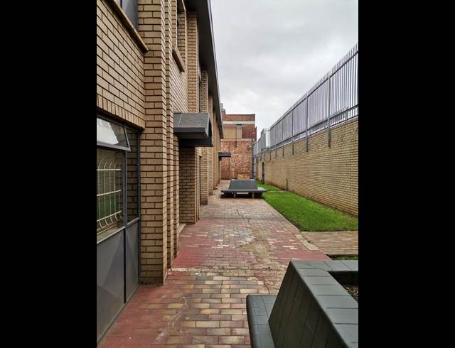 3,000M² WAREHOUSE TO LET IN BENROSE