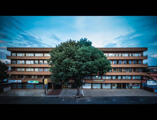 125M² OFFICE TO LET IN ALBERTON NORTH