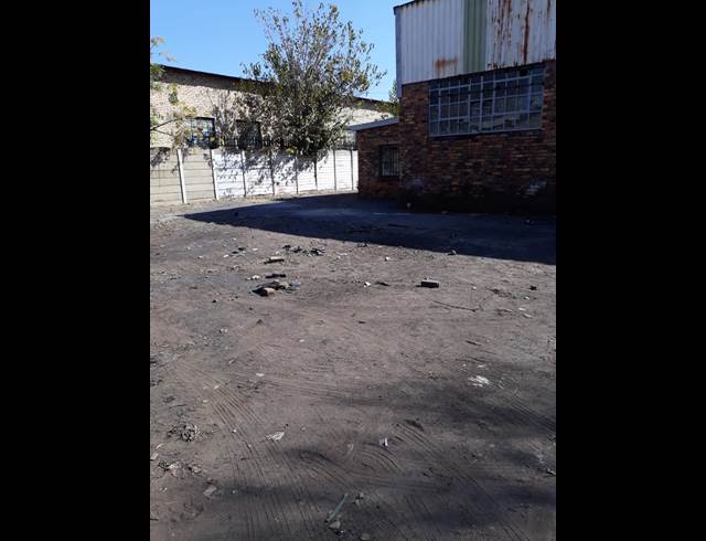 300M² WAREHOUSE TO LET IN DUNCANVILLE