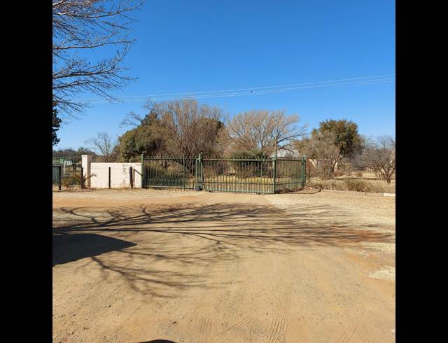 170M² MINI FACTORY TO LET IN QUAGGAFONTEIN
