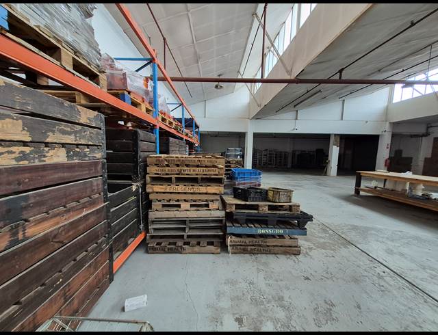2,000M² WAREHOUSE TO LET IN BENROSE