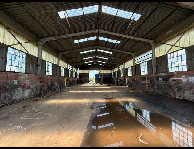 770M² WAREHOUSE TO LET IN LASER PARK
