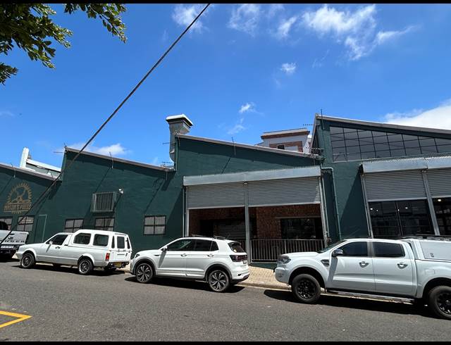 76M² BUILDING TO LET IN WOODSTOCK