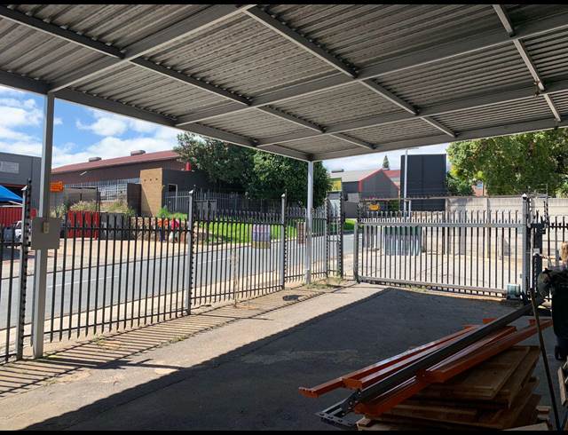 262M² WAREHOUSE TO LET IN WYNBERG