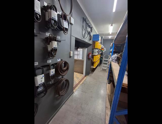 1,420M² WORKSHOP TO LET IN ARCADIA