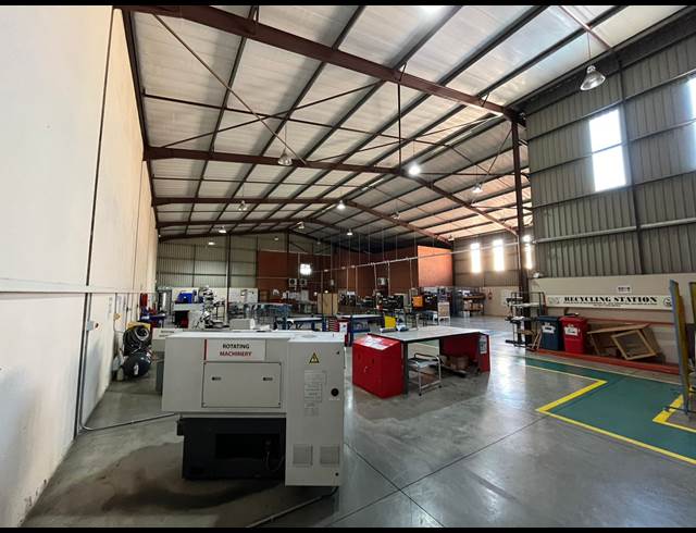 1,000M² WAREHOUSE TO LET IN DALPARK