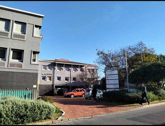 422M² BUSINESS CENTRE TO LET IN ROSENPARK