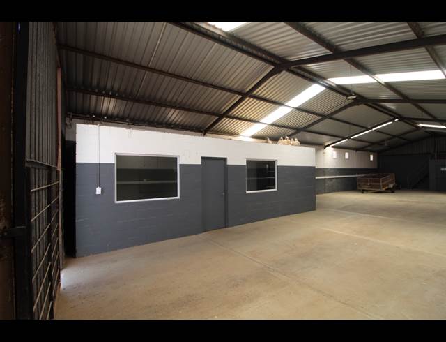 225M² WORKSHOP RENTED IN VREDENBURG
