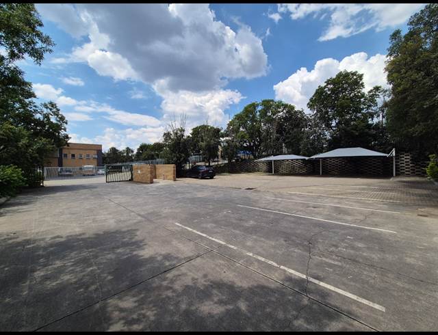 1,428M² WAREHOUSE TO LET IN LINBRO PARK
