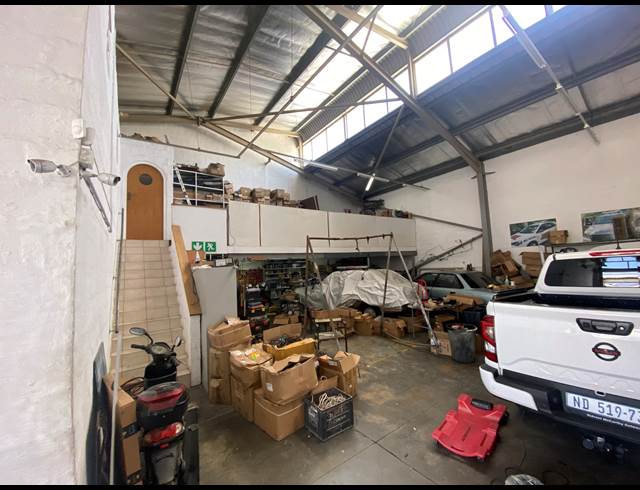 260M² WAREHOUSE TO LET IN SPRINGFIELD