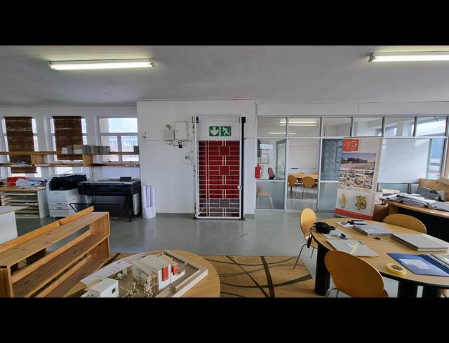 250M² BUSINESS TO LET IN WOODSTOCK