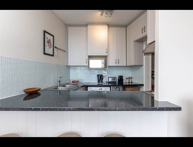 2 BEDROOM APARTMENT RENTED IN VREDEHOEK