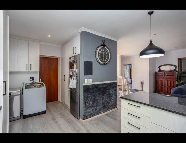 4 BEDROOM HOUSE RENTED IN VREDEKLOOF