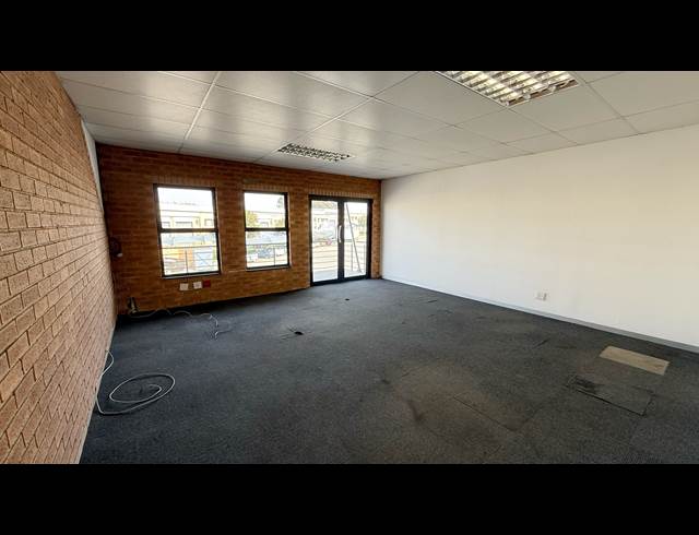284.20M² WAREHOUSE TO LET IN DRIEHOEK