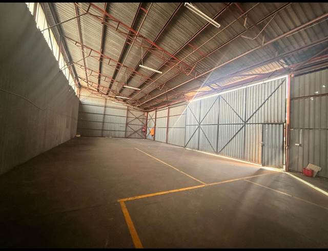 550M² WAREHOUSE TO LET IN BOKSBURG EAST