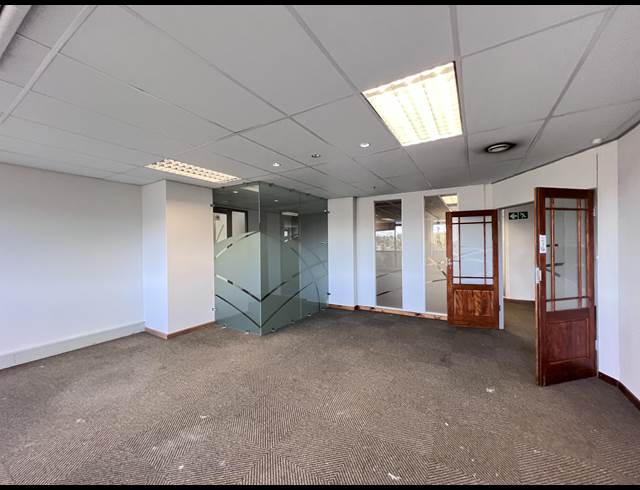 338M² OFFICE TO LET IN TYGER VALLEY