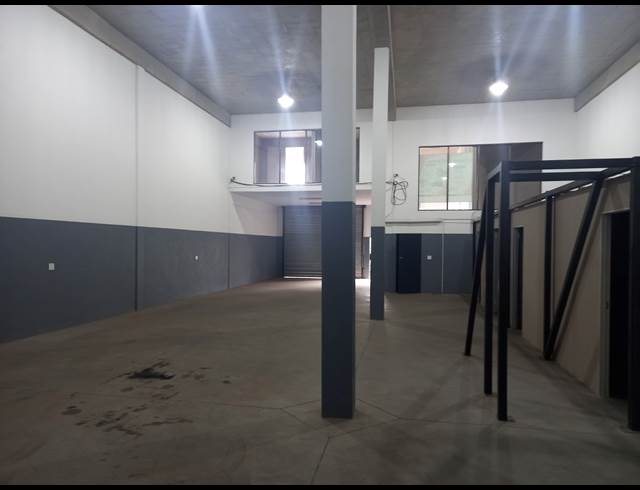756M² WAREHOUSE TO LET IN POMONA