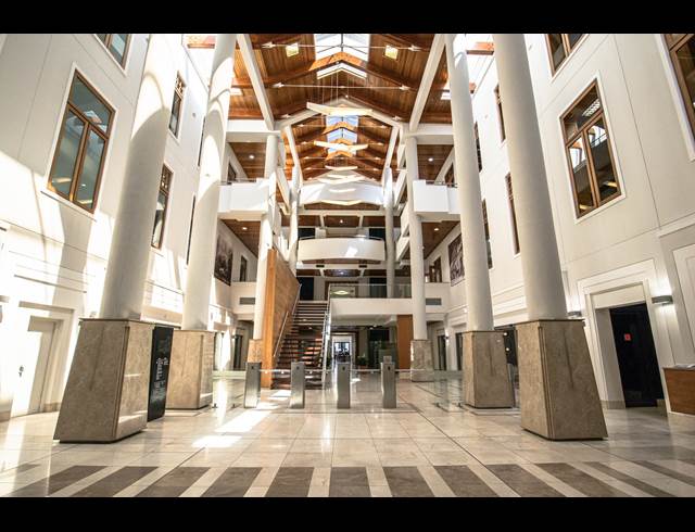 3,286M² OFFICE TO LET IN NEWLANDS
