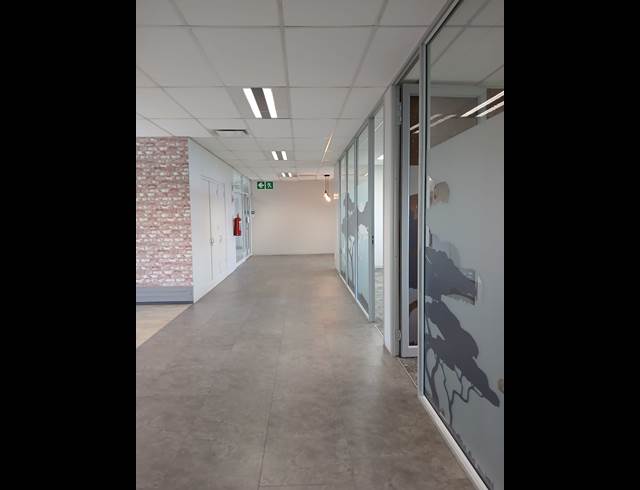 306M² OFFICE TO LET IN LA LUCIA RIDGE