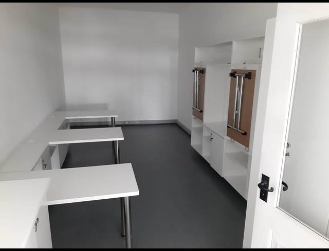 180M² OFFICE TO LET IN WOODSTOCK