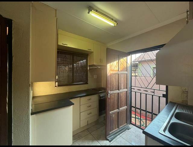 2 BEDROOM PROPERTY TO RENT IN SOSHANGUVE VV