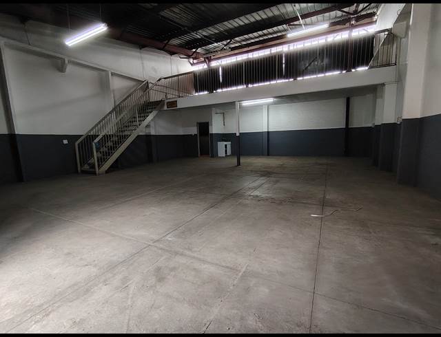 154M² WAREHOUSE TO LET IN STEELEDALE