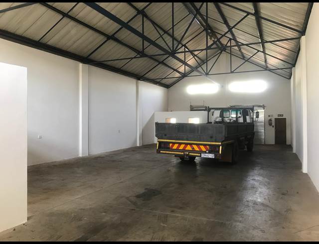 250M² WAREHOUSE RENTED IN LASER PARK