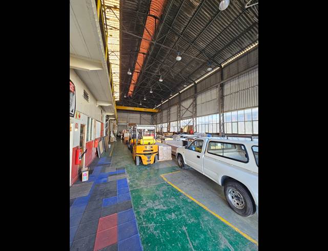 782M² WAREHOUSE TO LET IN BRACKENFELL CENTRAL