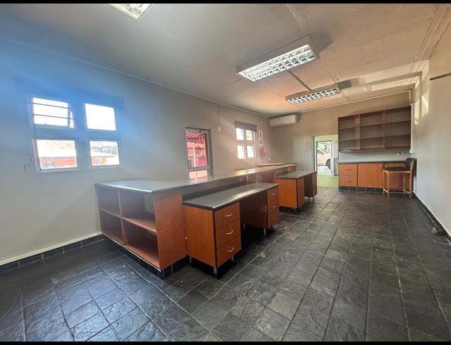 6,666M² WAREHOUSE TO LET IN GLEN ANIL