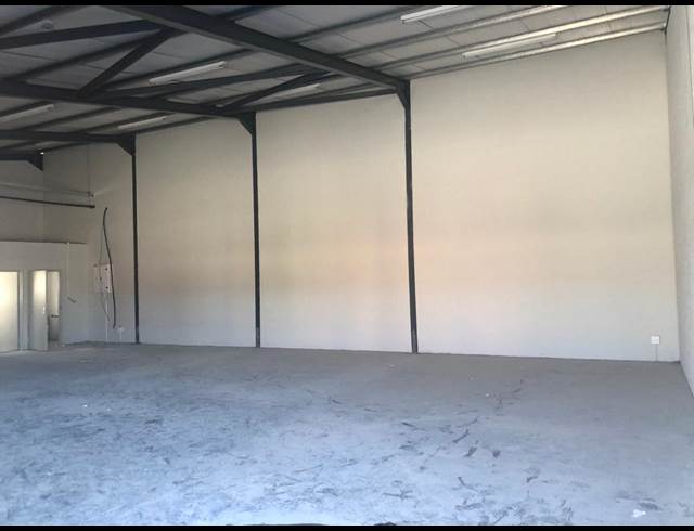 174M² MINI FACTORY TO LET IN OTTERY
