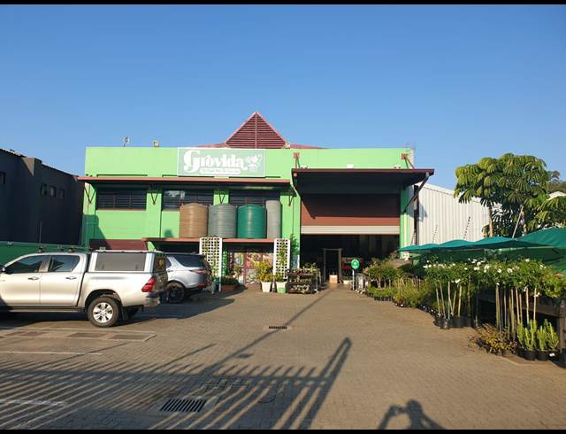 859M² WAREHOUSE TO LET IN BRIARDENE