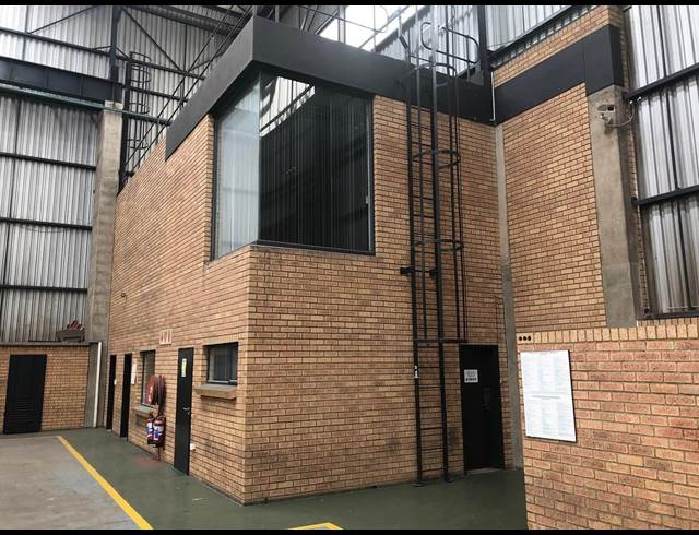 2,350M² WAREHOUSE TO LET IN TUNNEY