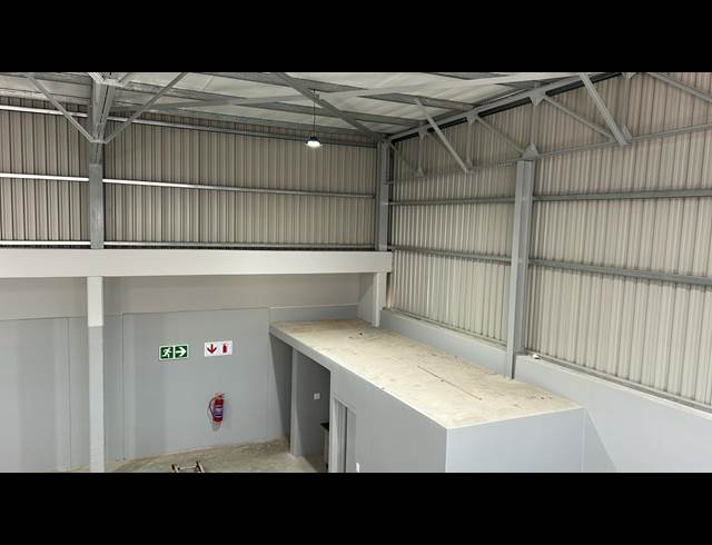 318M² WAREHOUSE TO LET IN RIVERSIDE PARK