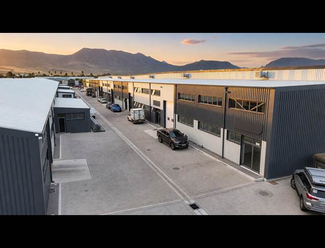 362M² WAREHOUSE TO LET IN RETREAT INDUSTRIAL