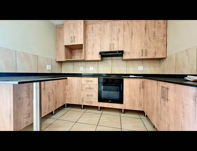 3 BEDROOM APARTMENT TO LET IN WEST ACRES