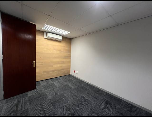 12M² SERVICED OFFICE TO LET IN ROSEBANK