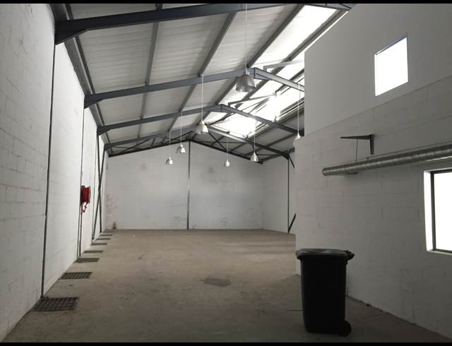 350M² WAREHOUSE RENTED IN CAPRICORN