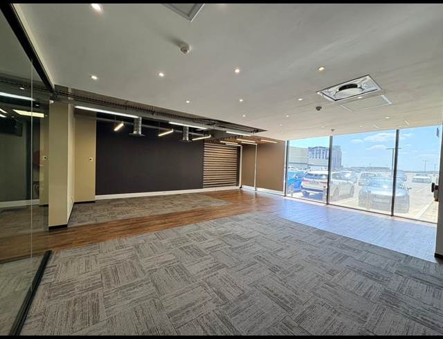 360M² OFFICE TO LET IN WATERFALL