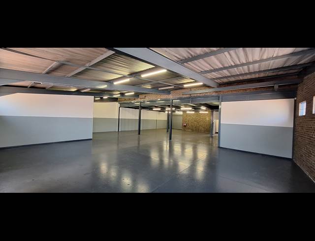 550M² WAREHOUSE TO LET IN CHAMDOR