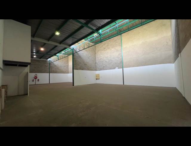 566.10M² WAREHOUSE TO LET IN DRIEHOEK
