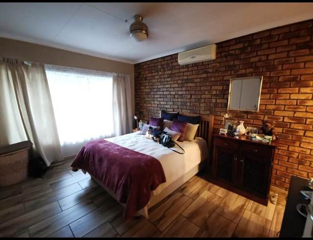 3 BEDROOM PROPERTY TO RENT IN GOLF PARK