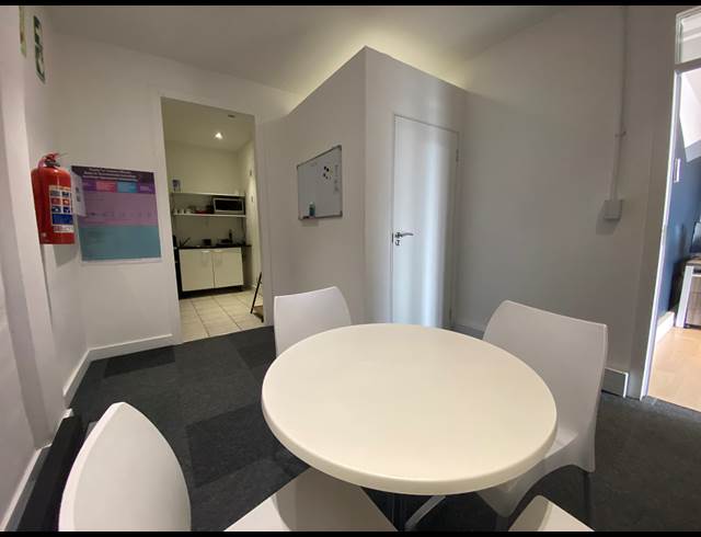 132M² OFFICE TO LET IN BROOKLYN