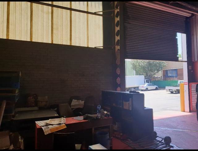 505M² WAREHOUSE RENTED IN WADEVILLE