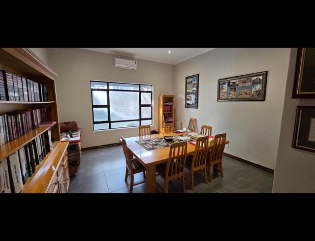 122M² OFFICE TO LET IN SONHEUWEL