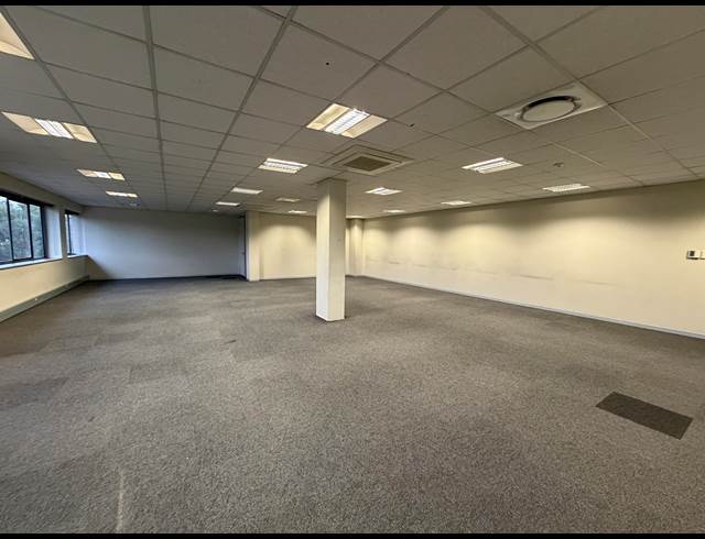 1,012M² BUILDING TO LET IN BEDFORDVIEW