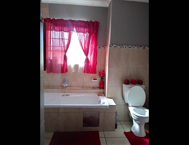2 bed property to rent in ANNLIN