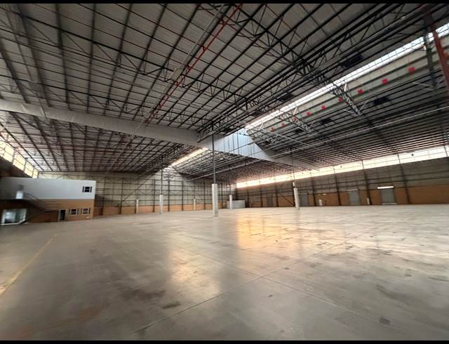 13,926M² WAREHOUSE TO LET IN GOSFORTH PARK