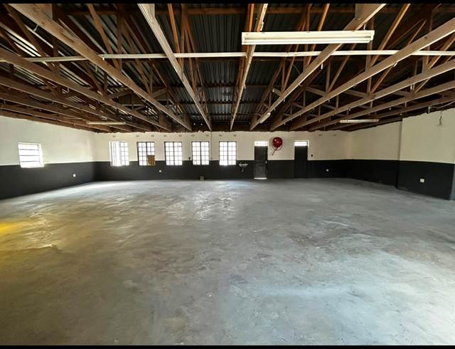 242M² WAREHOUSE TO LET IN WYNBERG