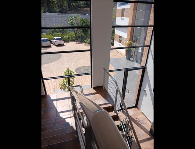 393M² OFFICE TO LET IN WESTVILLE