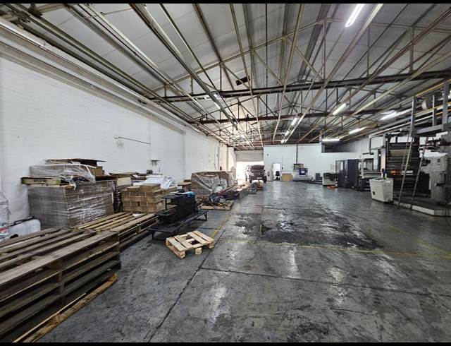 1,099M² WAREHOUSE TO LET IN BELLVILLE SOUTH